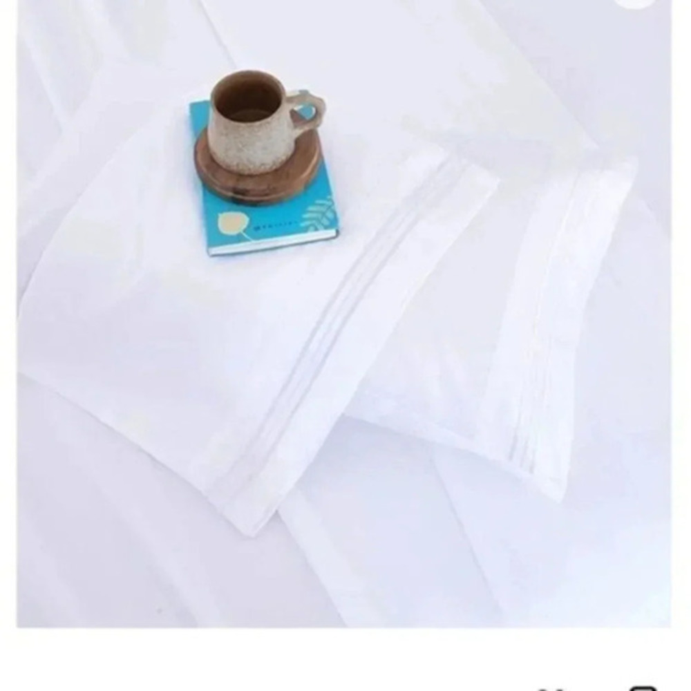 HomoFLx Microfiber 1800 Thread Count White  4 Pieces Bed Sheets Set size Queen